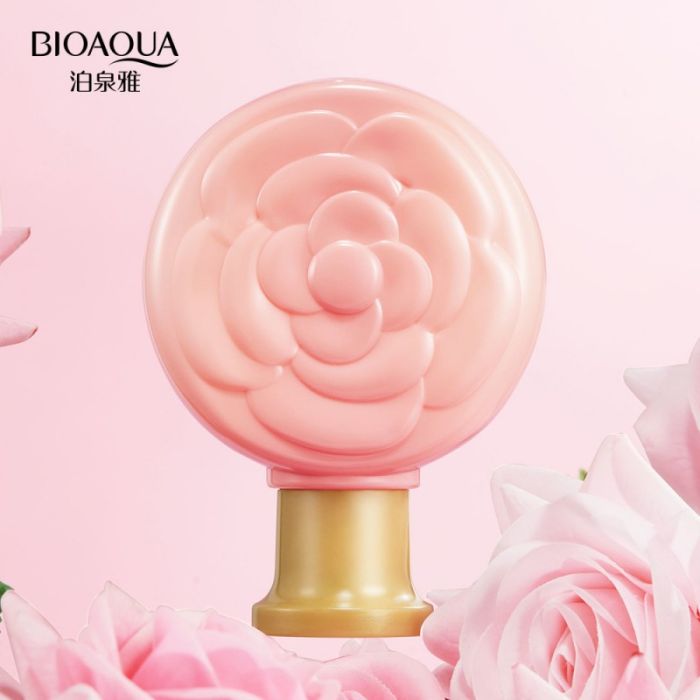 Moisturizing hand cream with rose scent Bioaqua