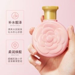 Moisturizing hand cream with rose scent Bioaqua